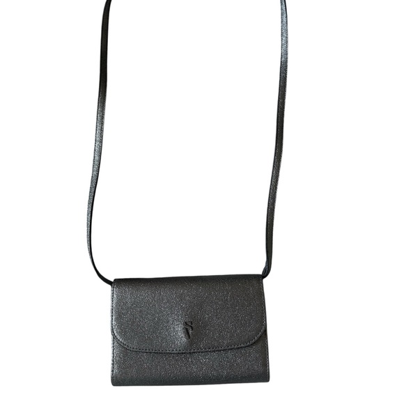 Very Vera Handbags - NWOT Very Vera Elegant Black Crossbody Bag